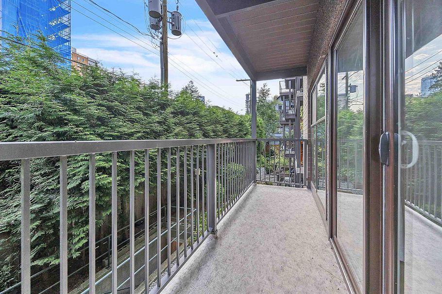209 1655 Nelson Street Vancouver, BC - 17