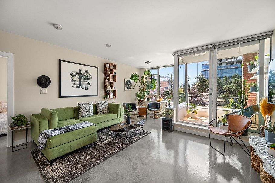 315 221 Union Street Vancouver, BC - 4