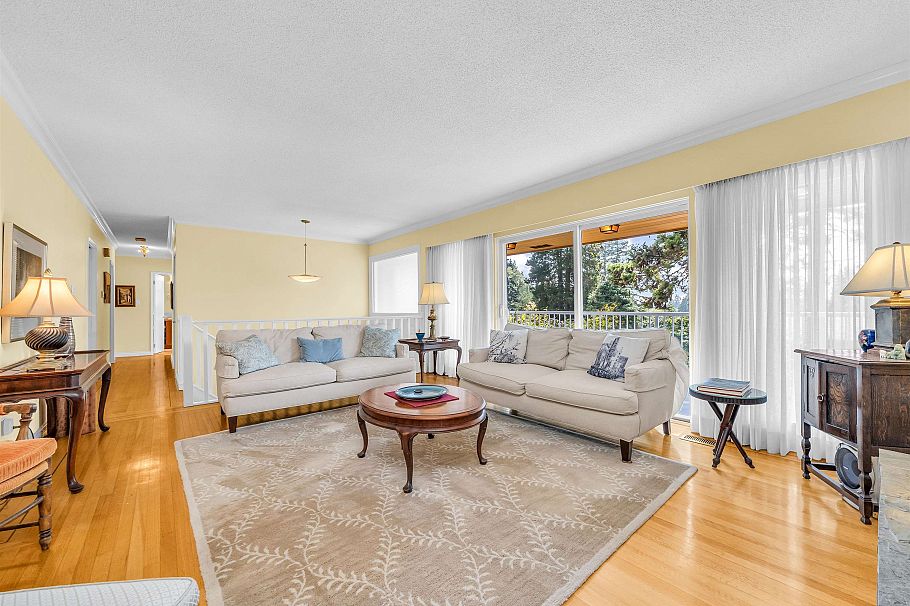 1202 Bracknell Crescent North Vancouver, BC - 5