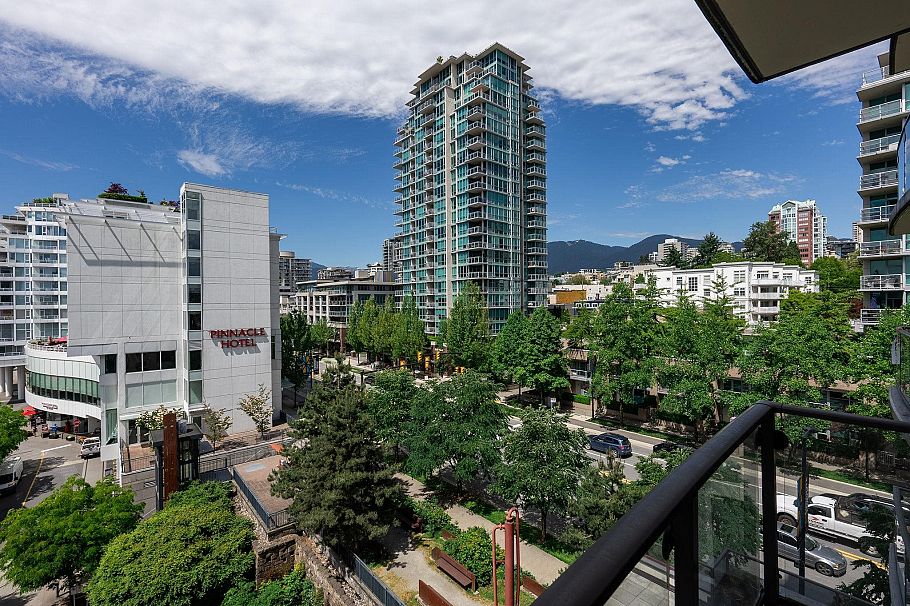 707 162 Victory Ship Way North Vancouver, BC - 19
