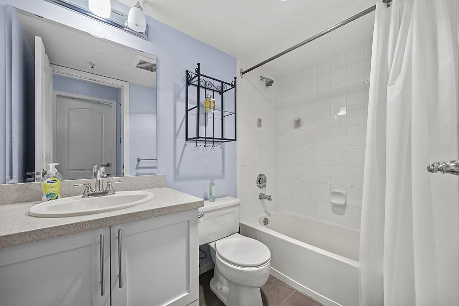 605 888 Pacific Street Vancouver, BC - 11