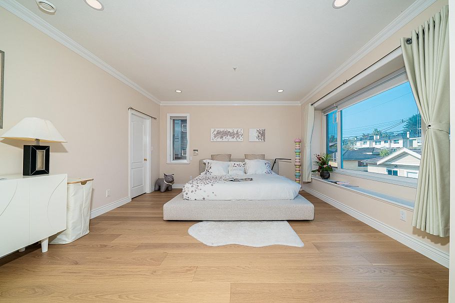 763 W 64th Avenue Vancouver, BC - 22