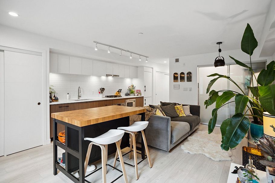 109 321 E 16th Avenue Vancouver, BC - 5