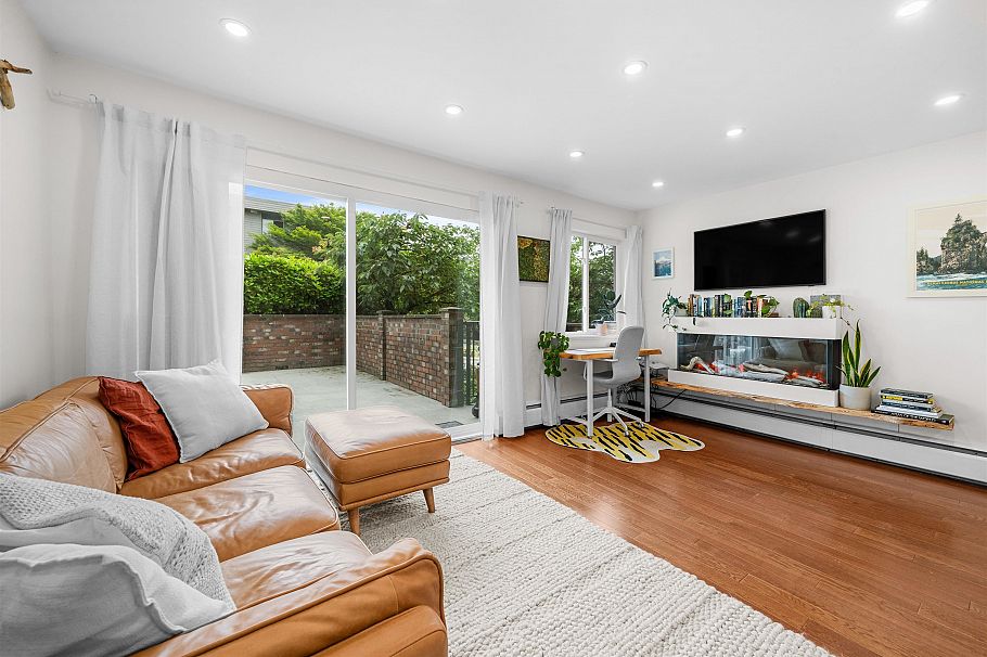 101 241 St. Andrews Avenue North Vancouver, BC - 9