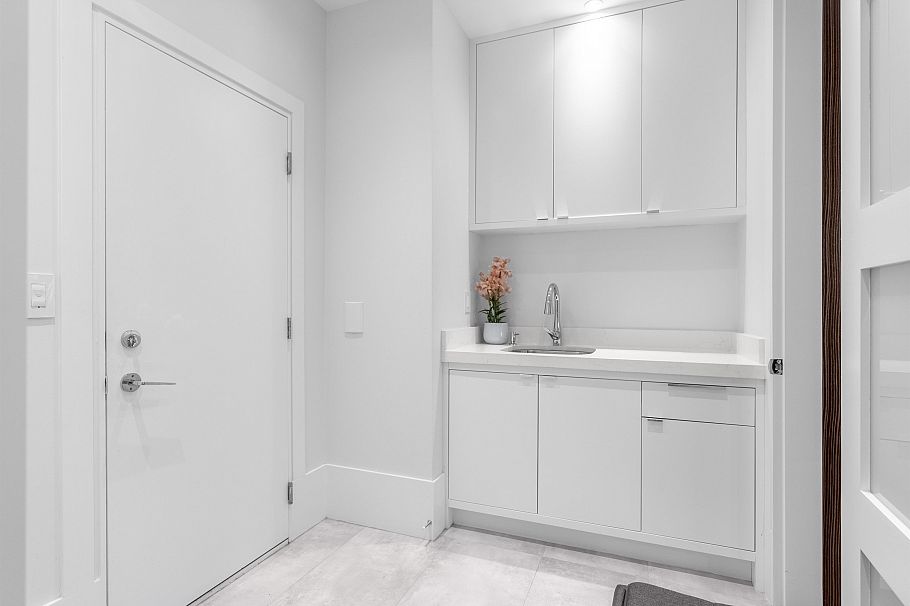 925 Beaumont Drive North Vancouver, BC - 19