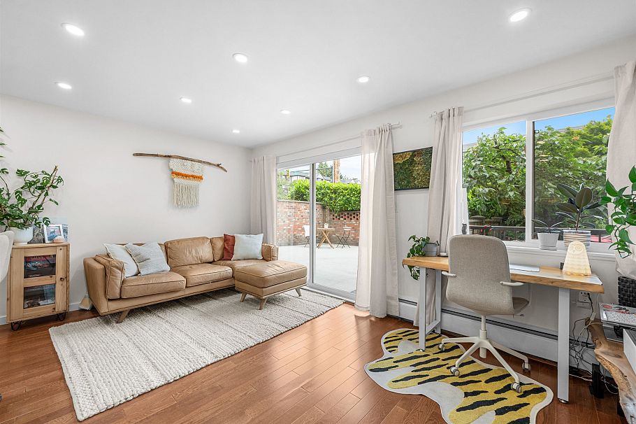 101 241 St. Andrews Avenue North Vancouver, BC - 11