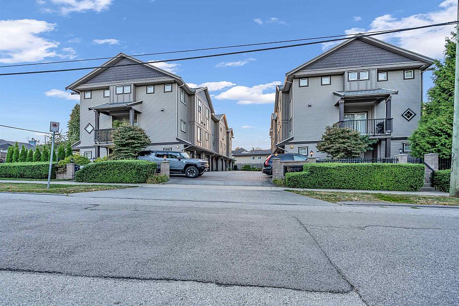8 3139 Smith Avenue Burnaby, BC - 3