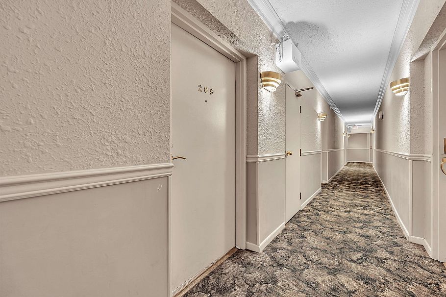 209 1655 Nelson Street Vancouver, BC - 5