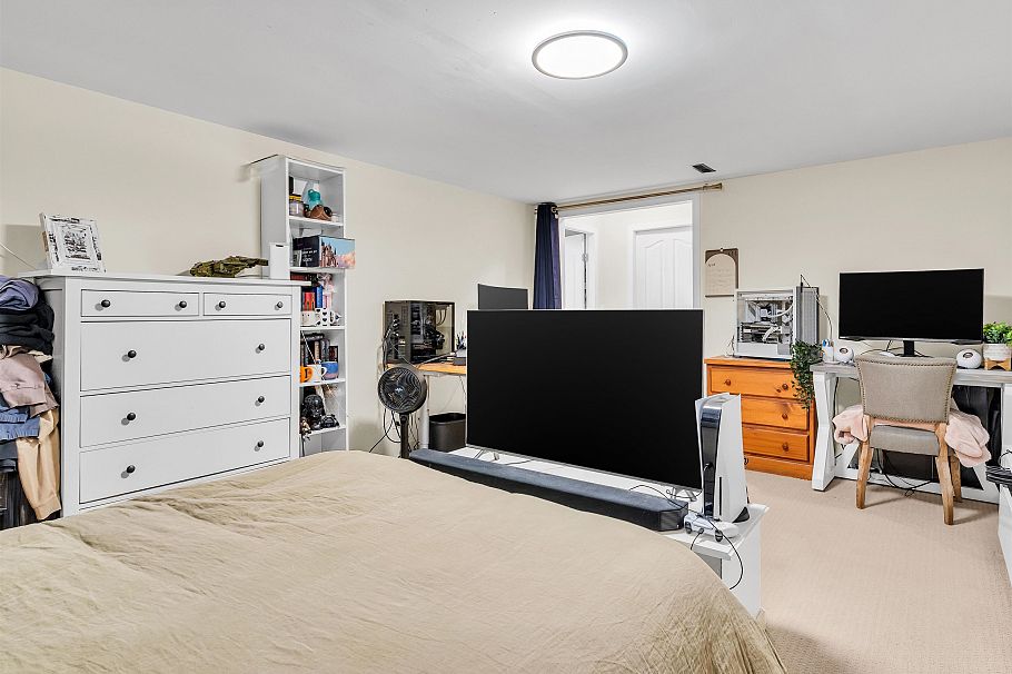 3970 Phyllis Road North Vancouver, BC - 31