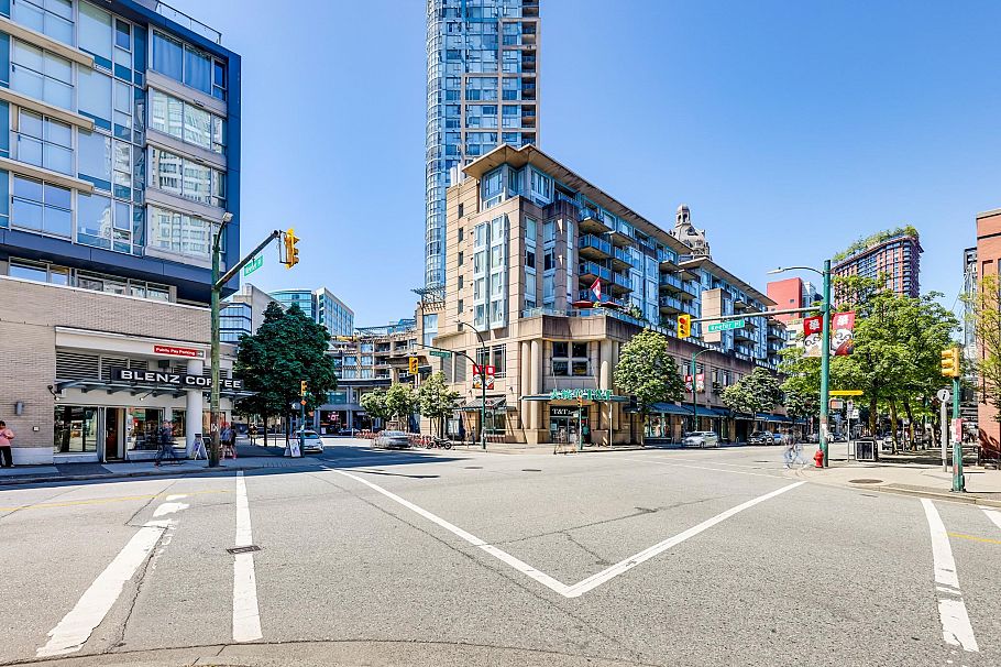 TH6 63 Keefer Place Vancouver, BC - 39