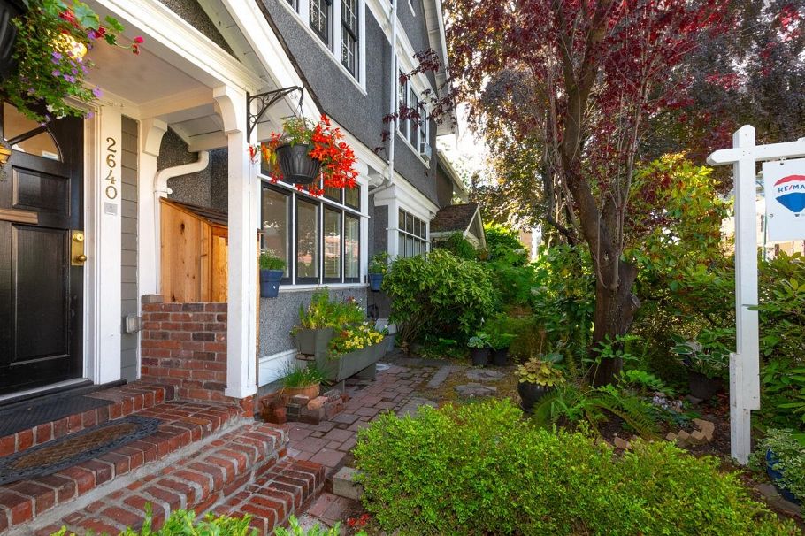 2640 Hemlock Street Vancouver, BC - 2