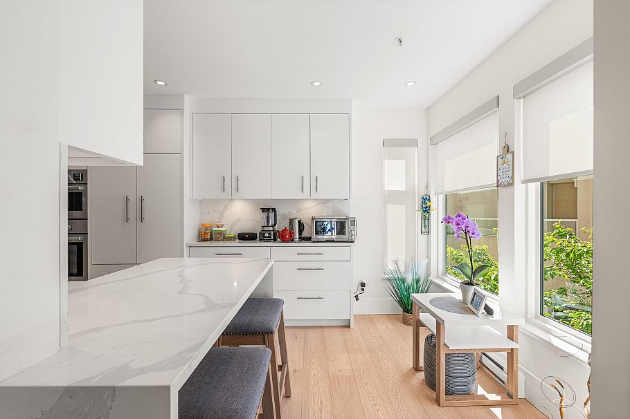 4 2425 Edgemont Boulevard North Vancouver, BC - 14