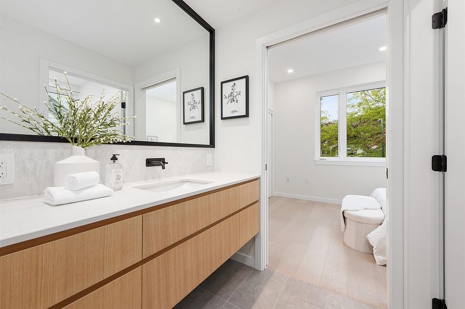 2 2764 W 14th Avenue Vancouver, BC - 18