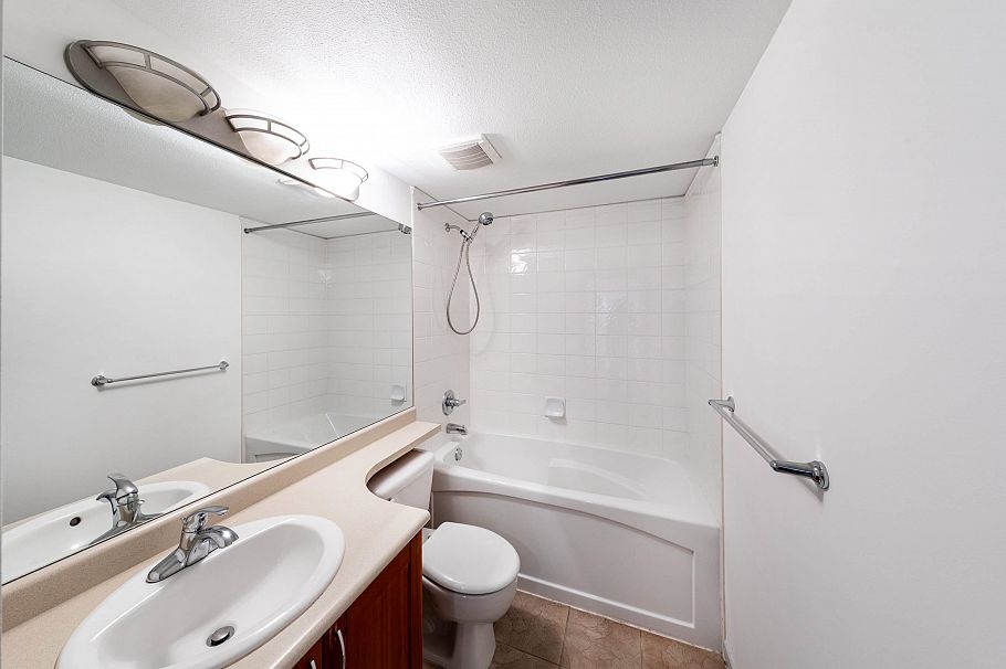 215 3727 W 10th Avenue Vancouver, BC - 17