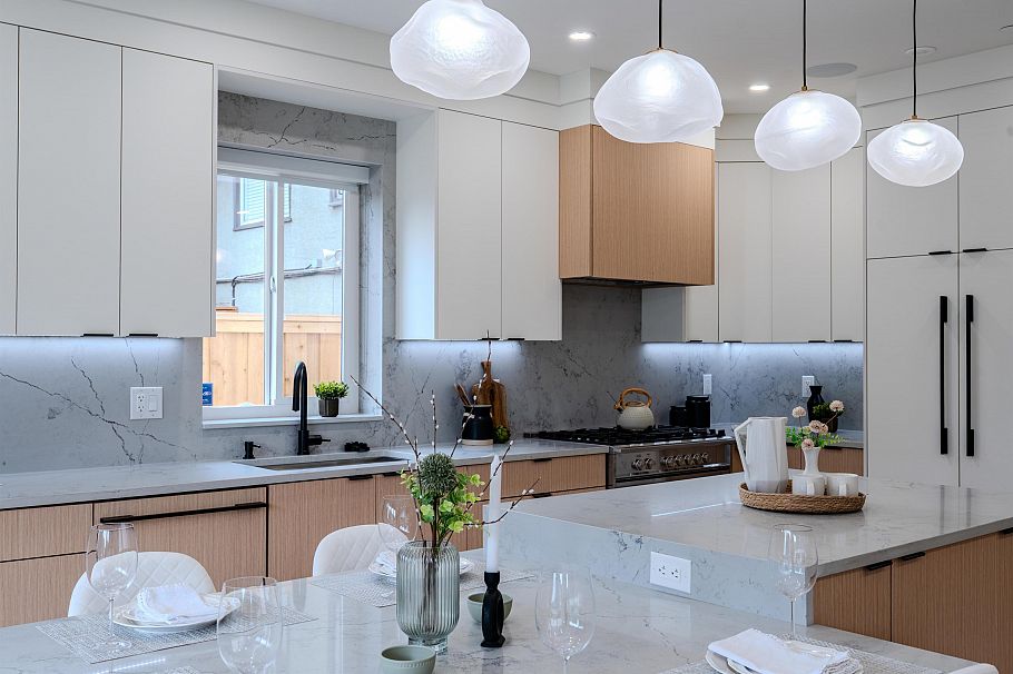 2 3576 E Pender Street Vancouver, BC - 8