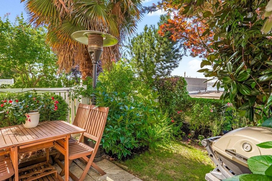 105 333 E 1st Street North Vancouver, BC - 20