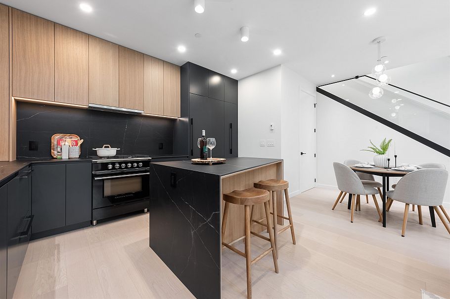 1 2764 W 14th Avenue Vancouver, BC - 6