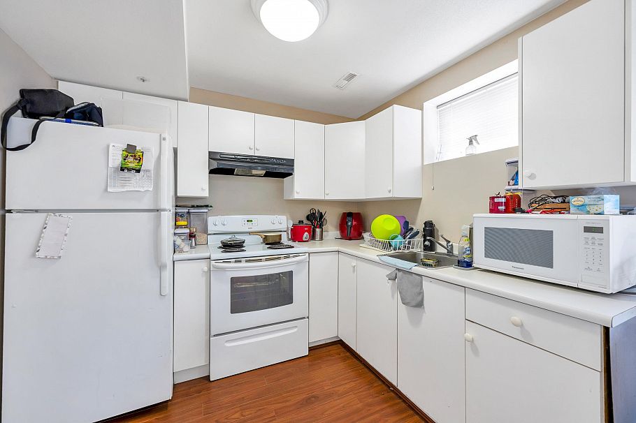 6271 Arlington Street Vancouver, BC - 32