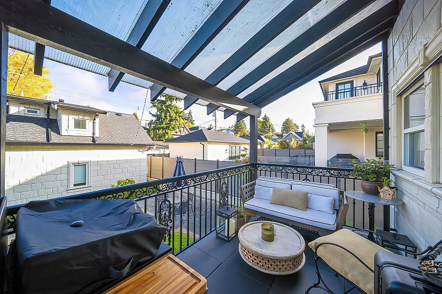 3765 W 3rd Avenue Vancouver, BC - 8