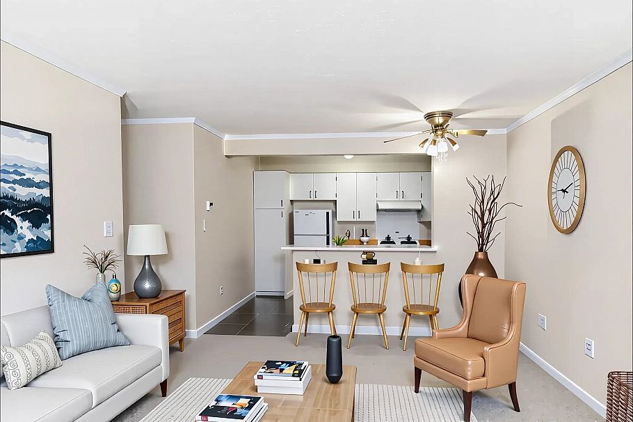 302 1435 Nelson Street Vancouver, BC - 4