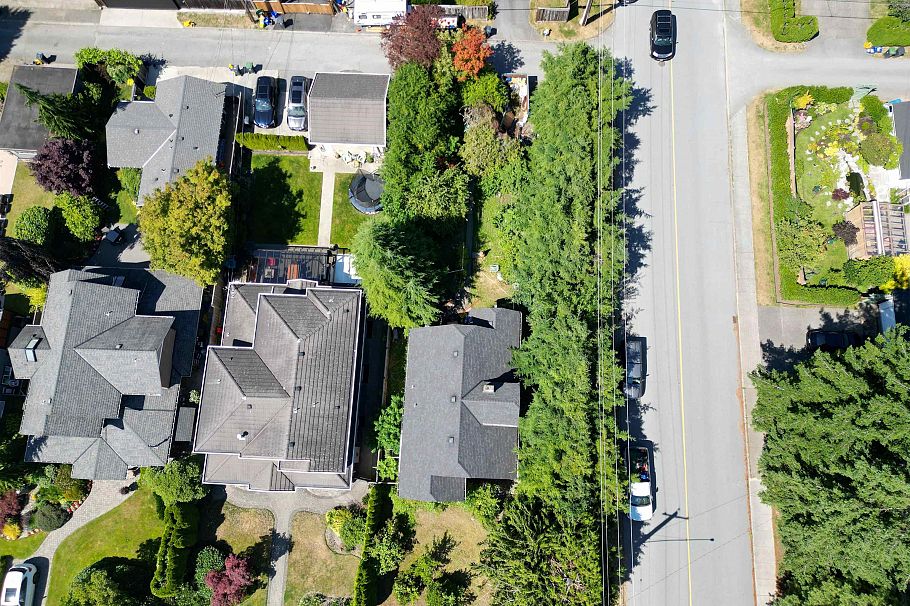 796 E 11th Street North Vancouver, BC - 5