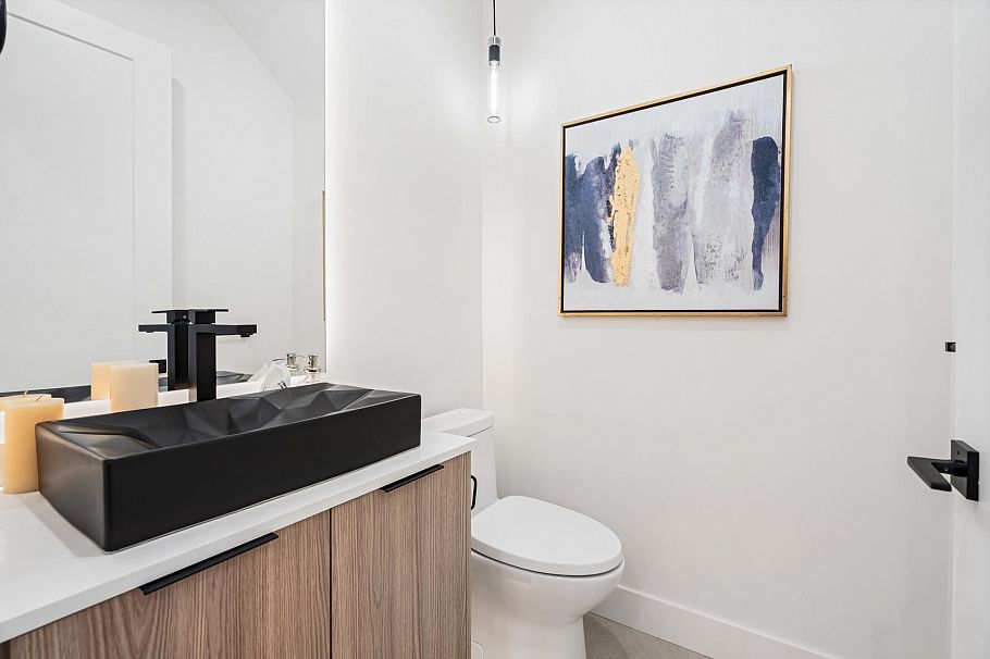 2140 E 20th Avenue Vancouver, BC - 13