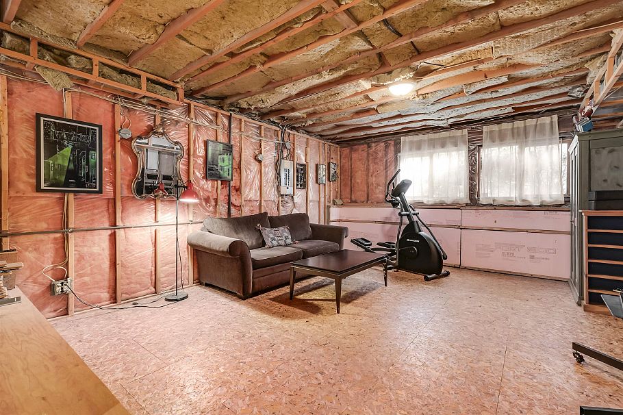 2419 Weymouth Place North Vancouver, BC - 23