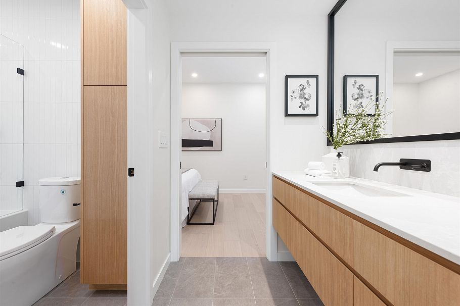 1 2764 W 14th Avenue Vancouver, BC - 19