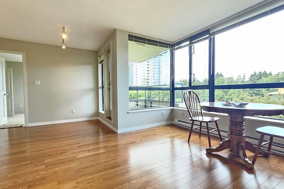 512 3588 Crowley Drive Vancouver, BC - 7