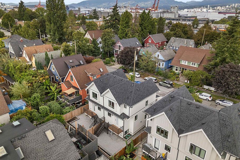 2052 Ferndale Street Vancouver, BC - 39