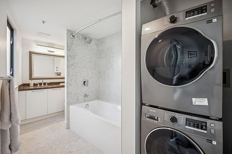 205 1633 W 8th Avenue Vancouver, BC - 21