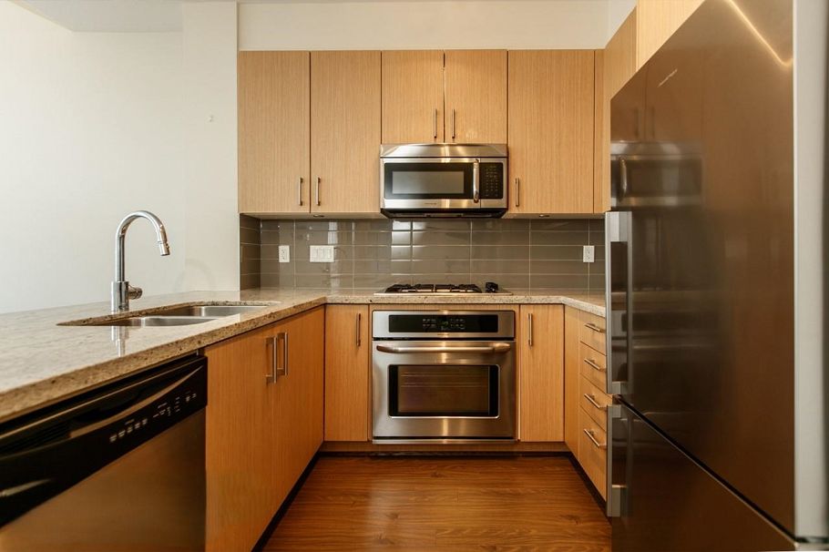 504 119 W 22ND STREET, North Vancouver BC V7M 0B4 North Vancouver, BC - 1