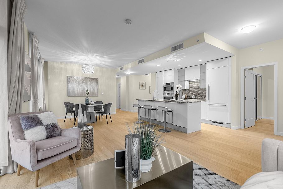 309 2565 Maple Street Vancouver, BC - 2