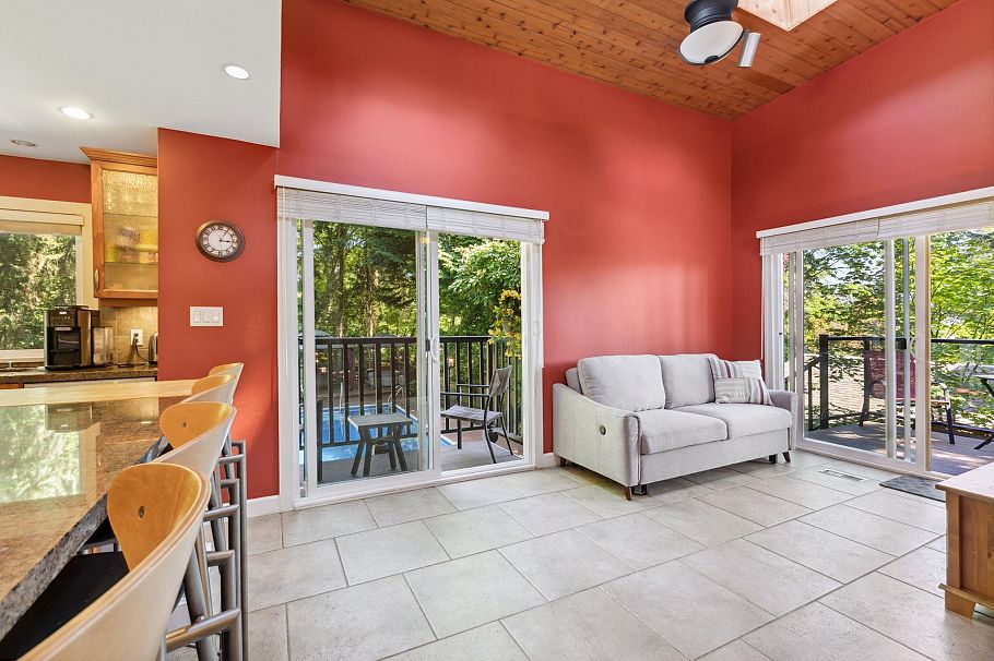 2591 Belloc Street North Vancouver, BC - 8