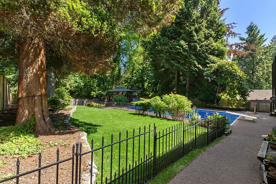 2591 Belloc Street North Vancouver, BC - 36