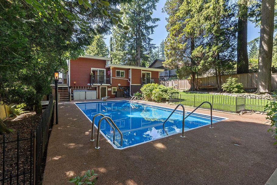 2591 Belloc Street North Vancouver, BC - 1