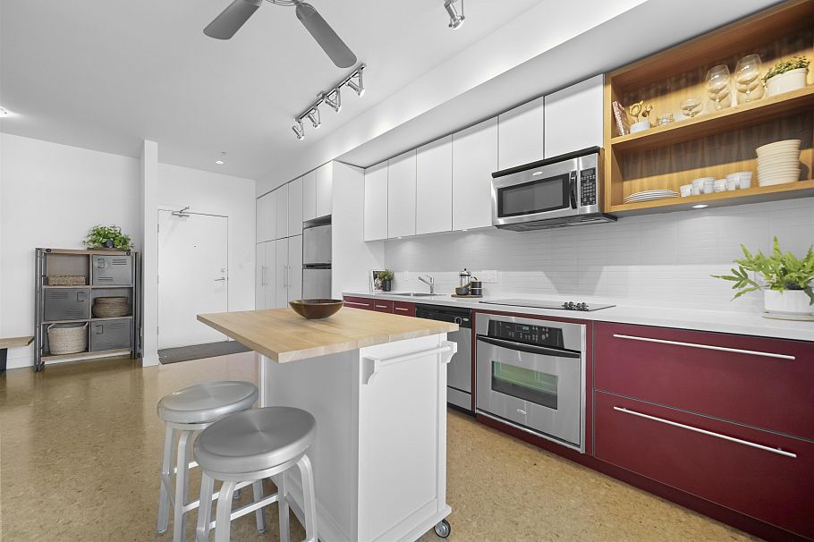 402 2828 Main Street Vancouver, BC - 4