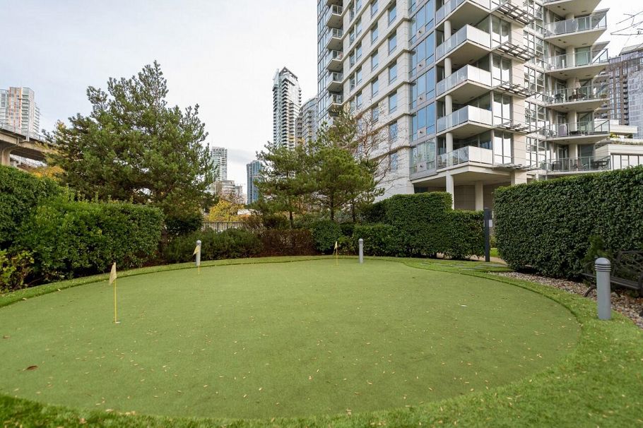 305 638 Beach Crescent Vancouver, BC - 35
