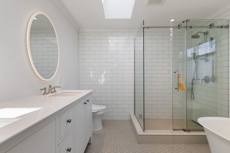 744 E 15th Street North Vancouver, BC - 18