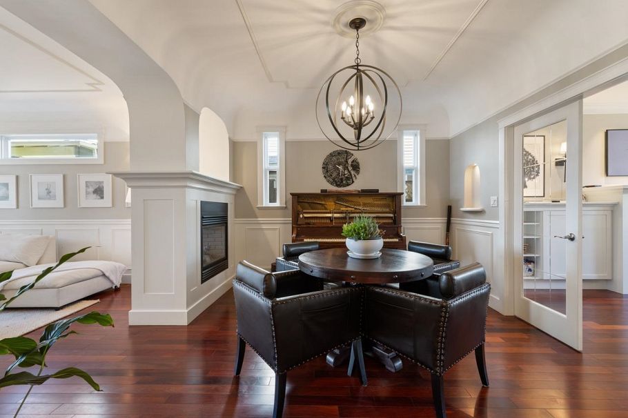 744 E 15th Street North Vancouver, BC - 5