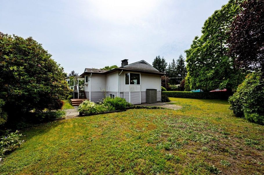3588 Allan Road North Vancouver, BC - 3