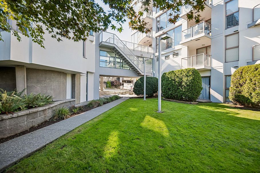 205 1633 W 8th Avenue Vancouver, BC - 36