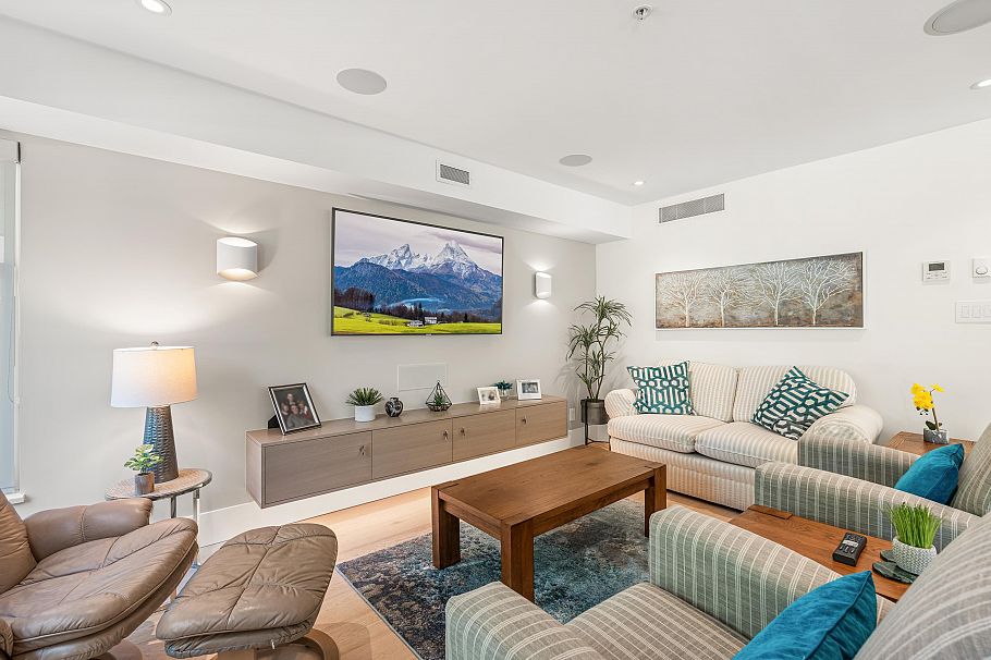 4 2425 Edgemont Boulevard North Vancouver, BC - 5