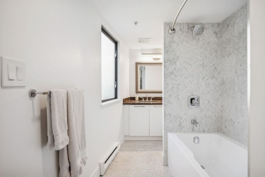 205 1633 W 8th Avenue Vancouver, BC - 20