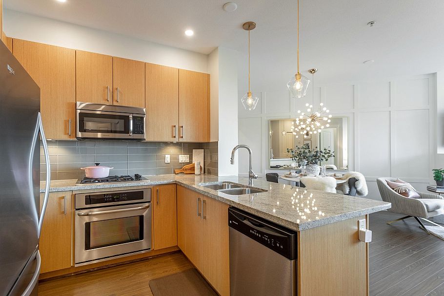 526 119 W 22nd Street North Vancouver, BC - 14