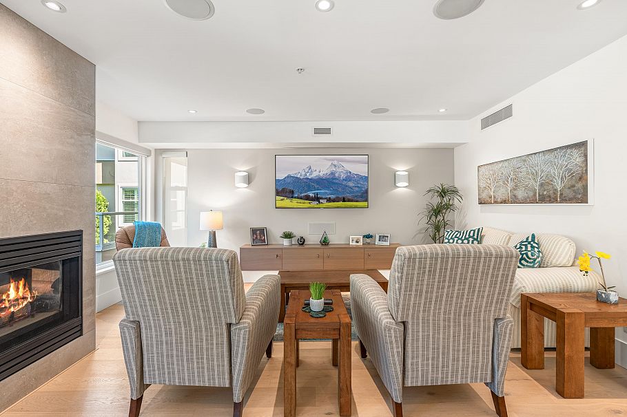 4 2425 Edgemont Boulevard North Vancouver, BC - 3