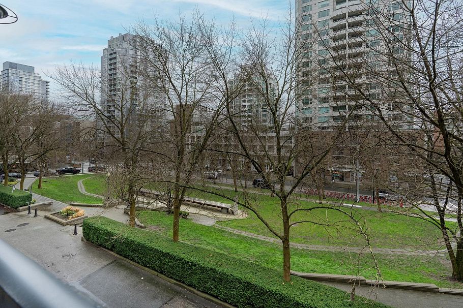 303 1488 Hornby Street Vancouver, BC - 16