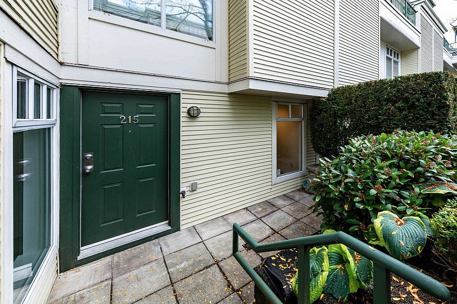 215 3727 W 10th Avenue Vancouver, BC - 5