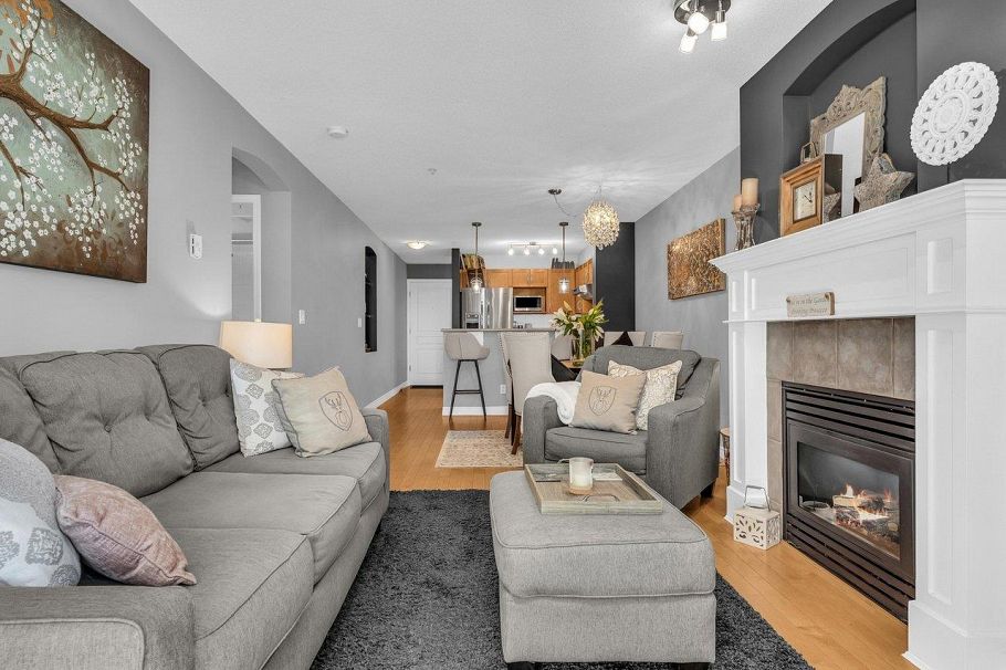 105 333 E 1st Street North Vancouver, BC - 16