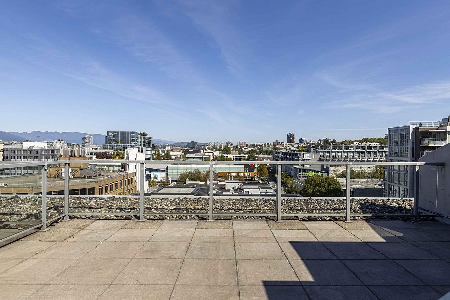 PH2 587 W 7th Avenue Vancouver, BC - 2